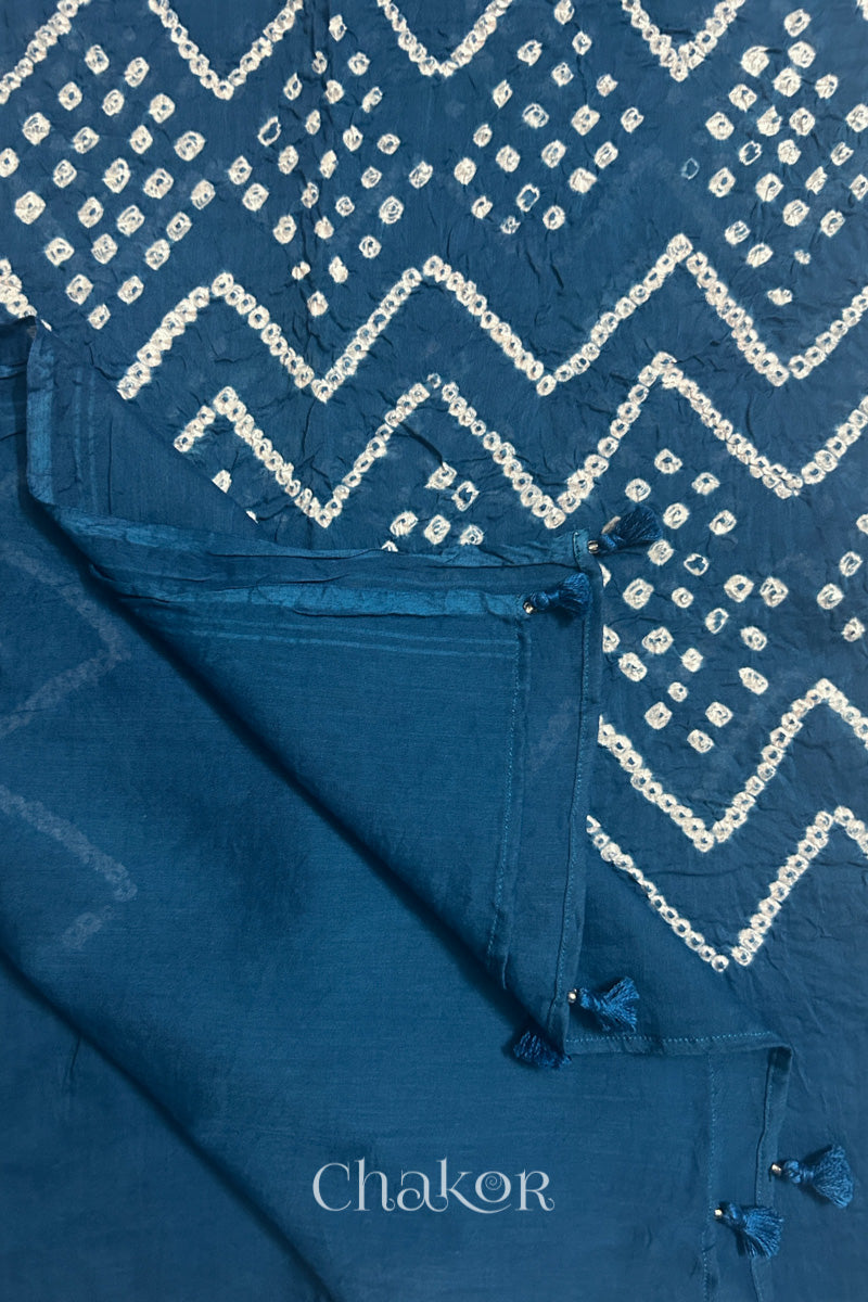 Handcrafted tassel finishing on Kutch Bandhani mulmul cotton dupatta.