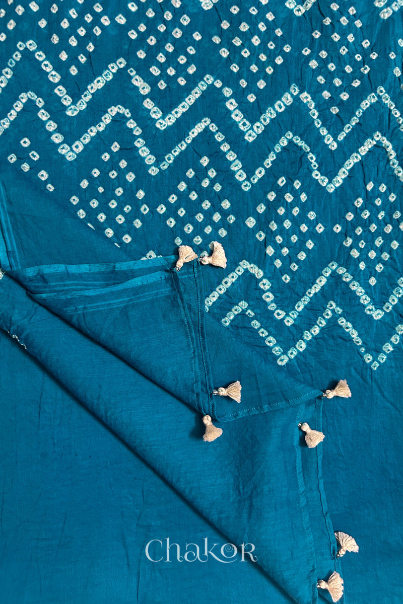Handcrafted tassel finishing on Kutch Bandhani mulmul cotton dupatta.