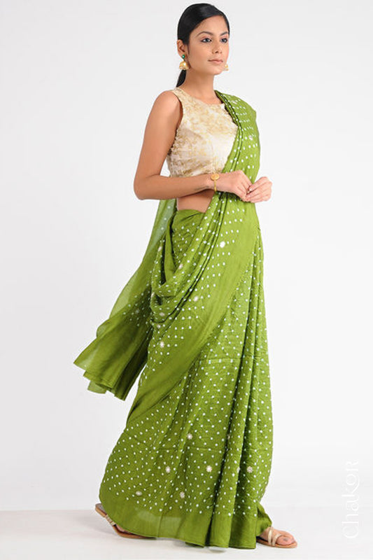 Chakor's traditional Green bandhani pure silk saree with sequins embroidery