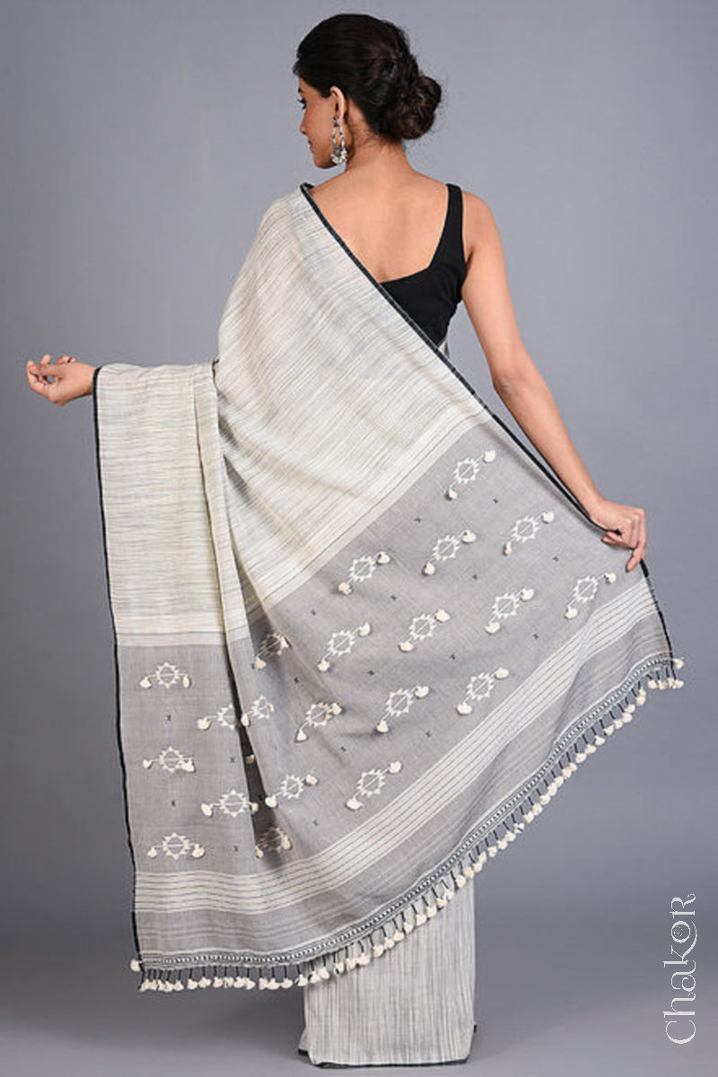 Handloom Off-white Grey Bhujodi Cotton Saree by Chakor.
