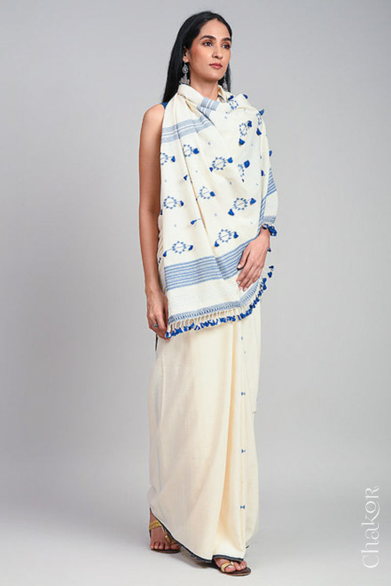 Handloom Off-white Blue Bhujodi Cotton Saree by Chakor.