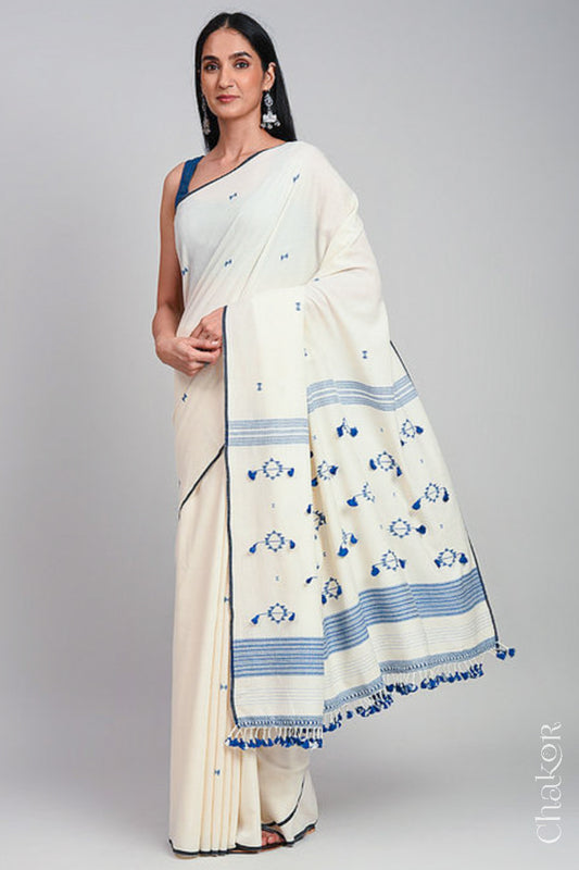 Handloom Off-white Blue Bhujodi Cotton Saree by Chakor.