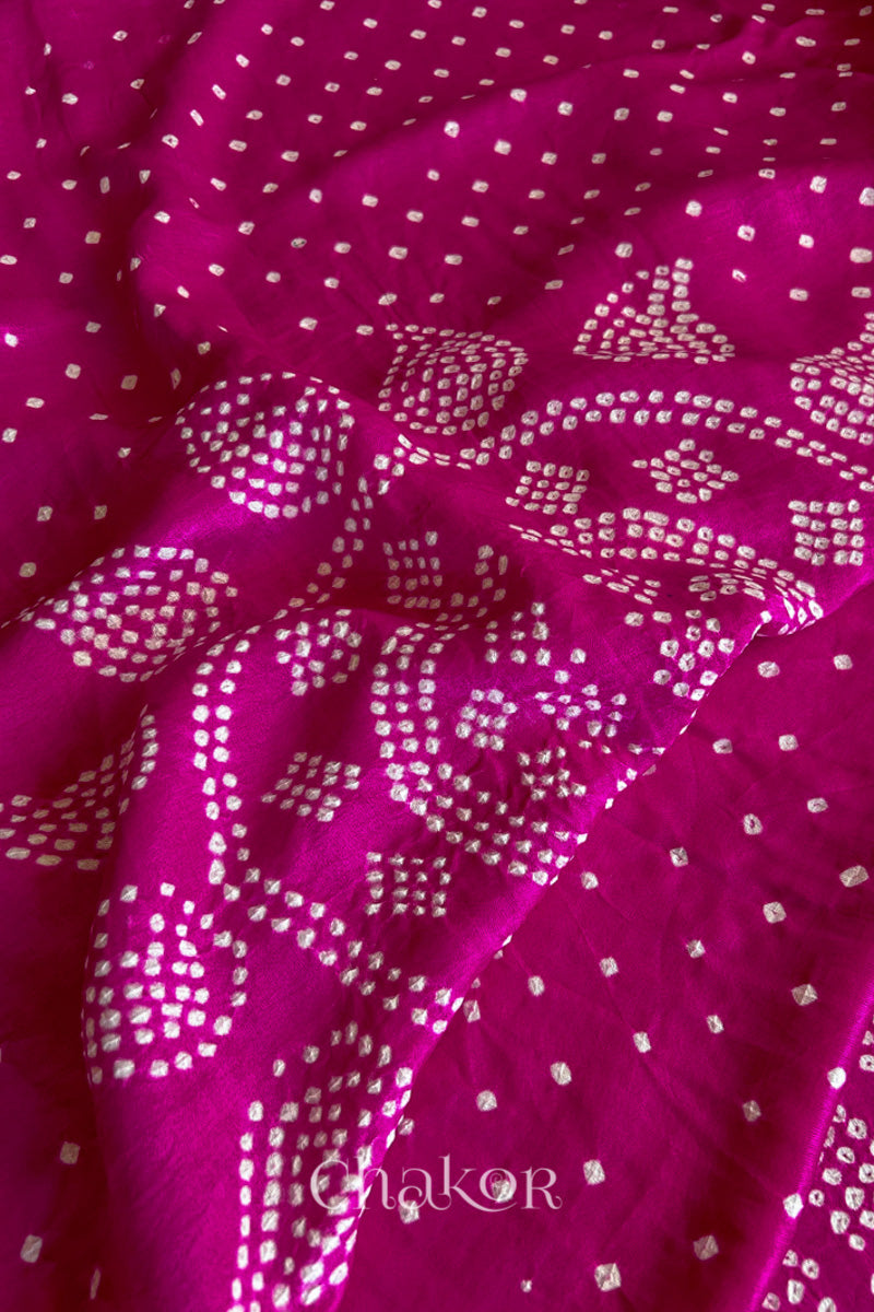 Chakor Magenta Ombre Dyed Traditional Bandhani Gaji Silk Saree.