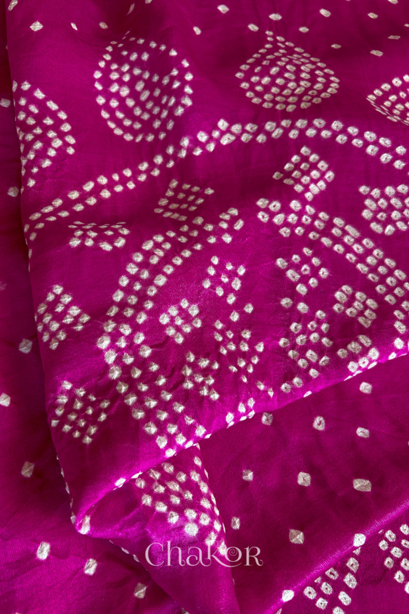 Chakor Magenta Ombre Dyed Traditional Bandhani Gaji Silk Saree.