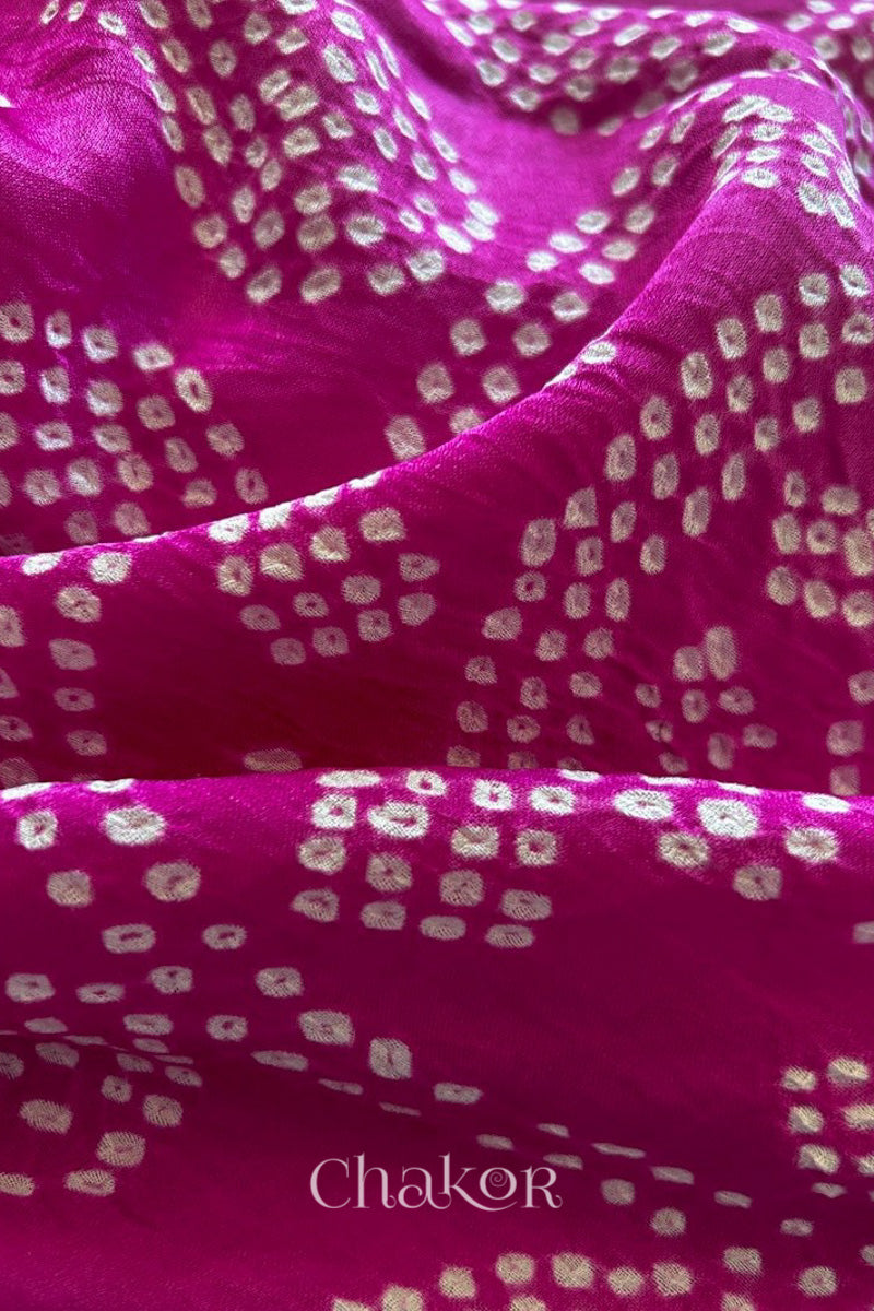 Chakor Magenta Ombre Dyed Traditional Bandhani Gaji Silk Saree.