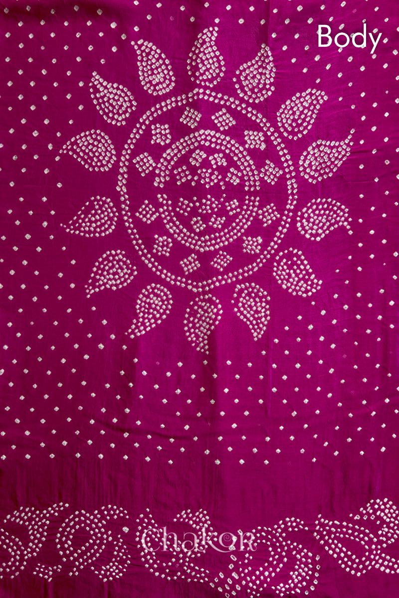 Chakor Magenta Ombre Dyed Traditional Bandhani Gaji Silk Saree Body Detail