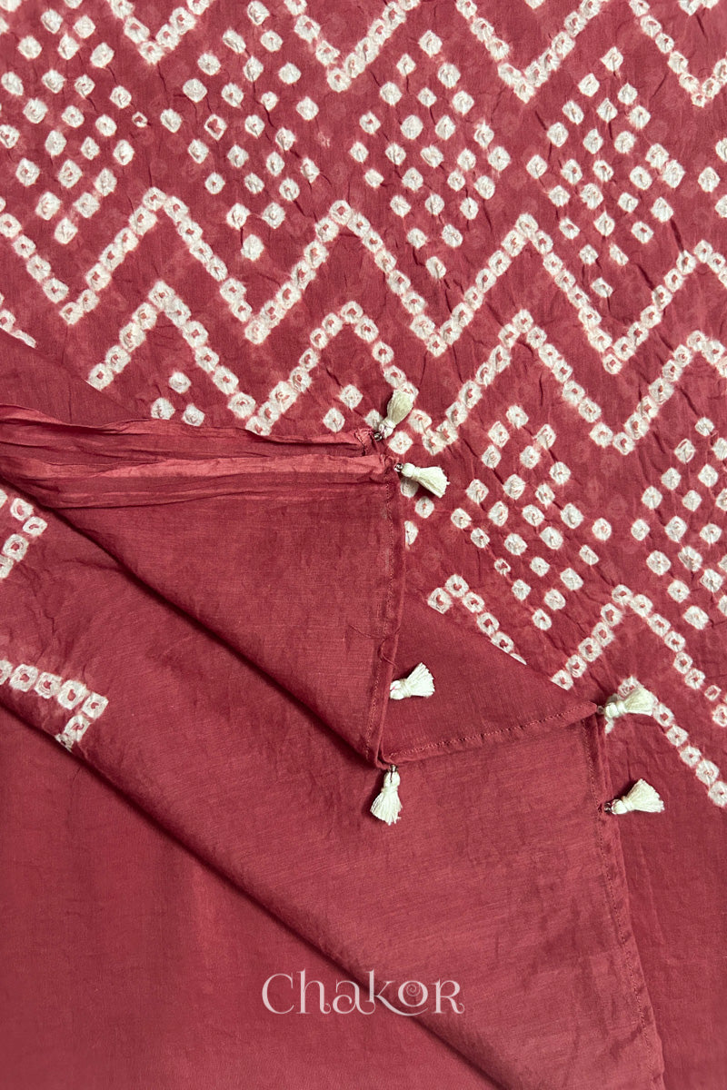 Handcrafted tassel finishing on Kutch Bandhani mulmul cotton dupatta.
