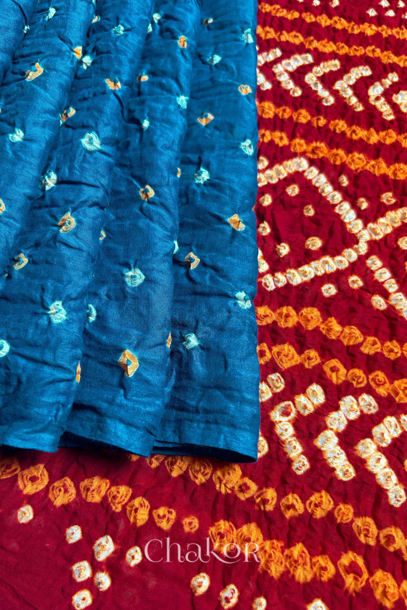 Pleats and pallu view of Indigo and Red Bandhani Mul Cotton Saree featuring multicoloured bandhani patterns.